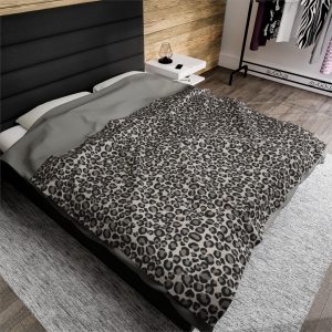 Snow Leopard Velveteen Plush Blanket