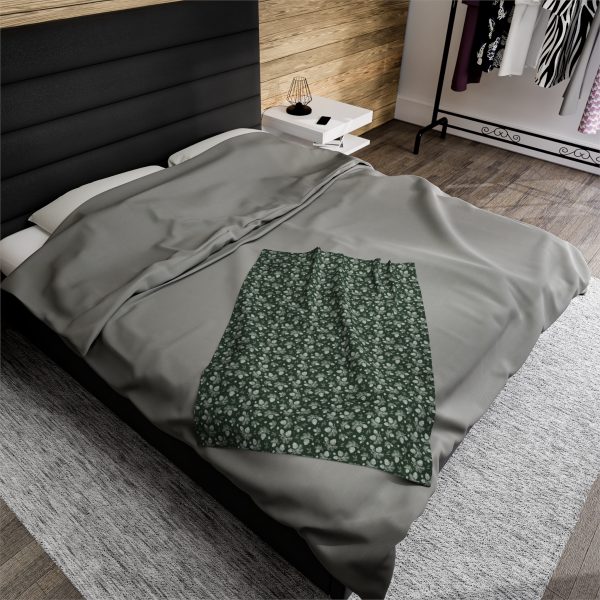 Green Pinecone Velveteen Plush Blanket